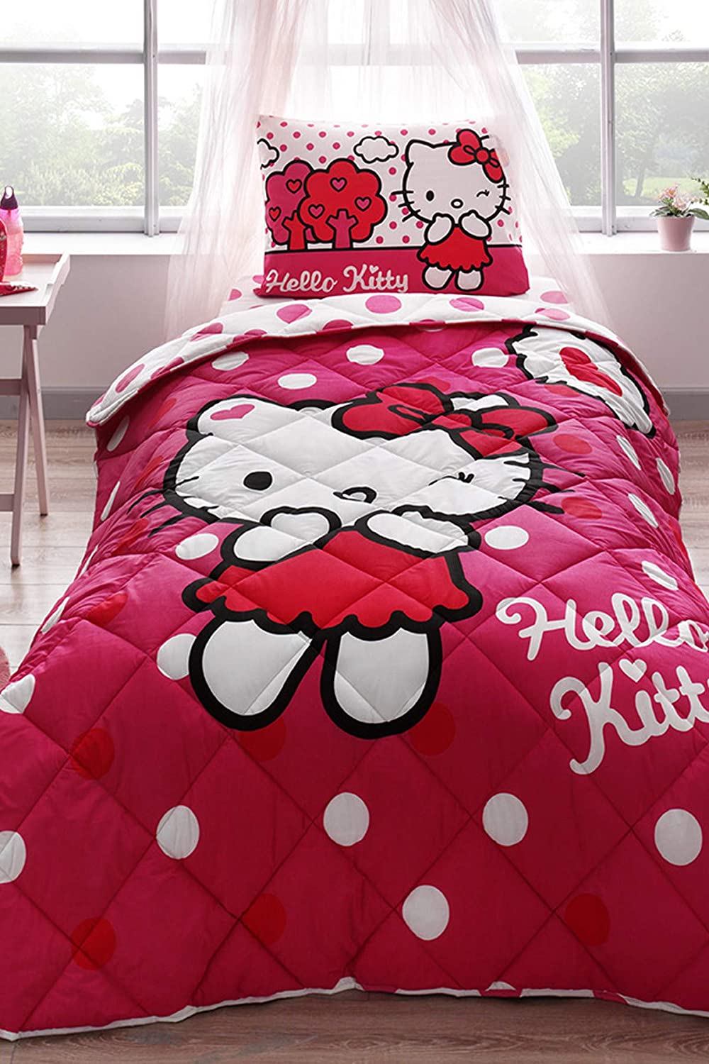 Hello Kitty themed comforter set